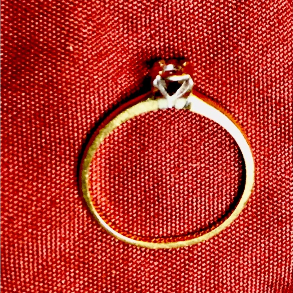 Vintage “Exquisite” Gold Ring With Missing Gemstone